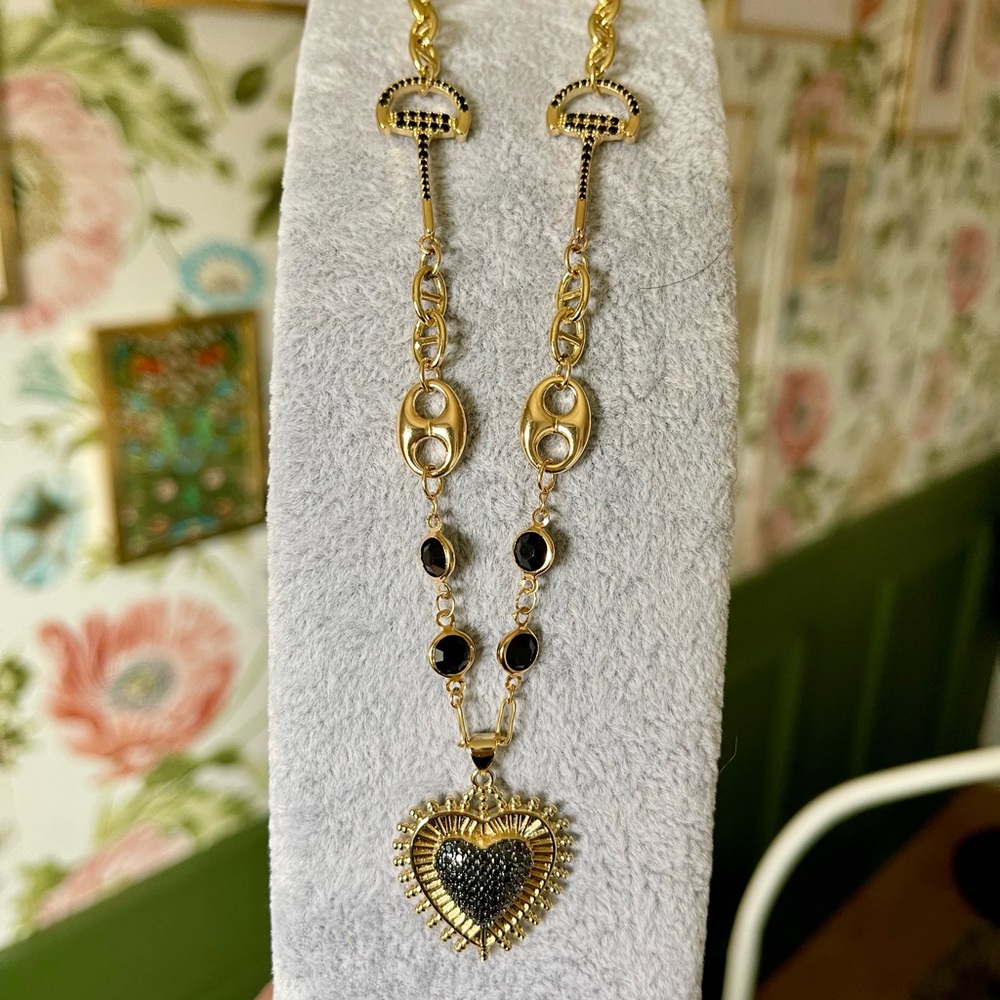 Elegant Gold and Black Necklace